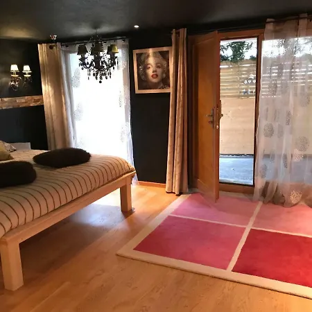 Huskie's Chalet * 莫尔金斯