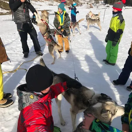 Huskie's Chalet *